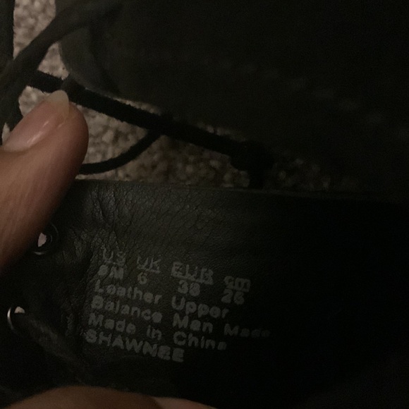 Black peeptoe heels - Picture 6 of 8